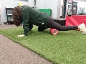 physio patient foam rolling quads exercise physio patient foam rolling quads exercise