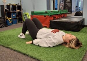 single leg bridge exercise for cyclists