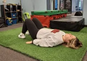 single leg bridge exercise for cyclists