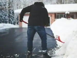 Shoveling and Preventing Pain Sheddon Physiotherapy and Sports Clinic Oakville