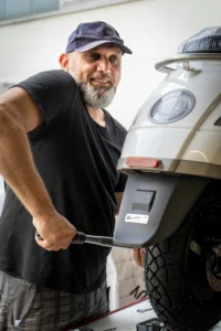 grip strength working mechanic Sports Medicine Physician Oakville grip strength working mechanic Sports Medicine Physician Oakville